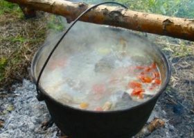 Рецепт ухи на костре