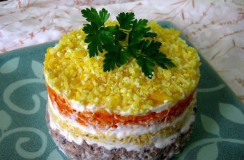 салат мимоза с кукурузой